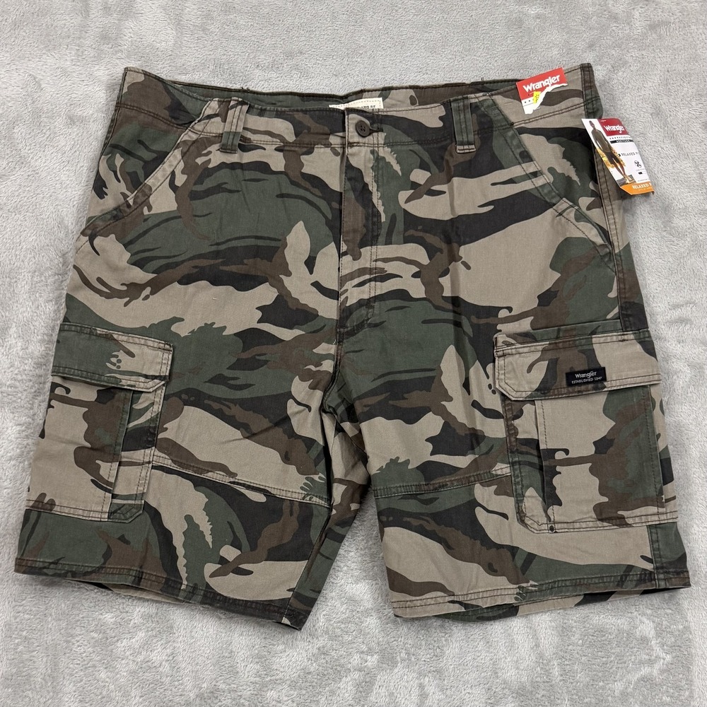 NWT Wrangler Camo Cargo Shorts Mens 40x10 Hunting Fishing Utility Hiking Stretch
